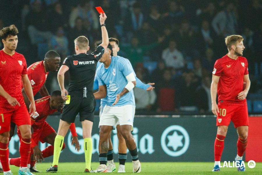  Expulsión de Tapia ante el Sevilla.