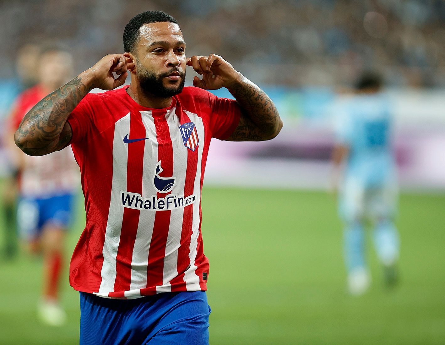 Memphis Depay celebra su gol al City en pretemproada.