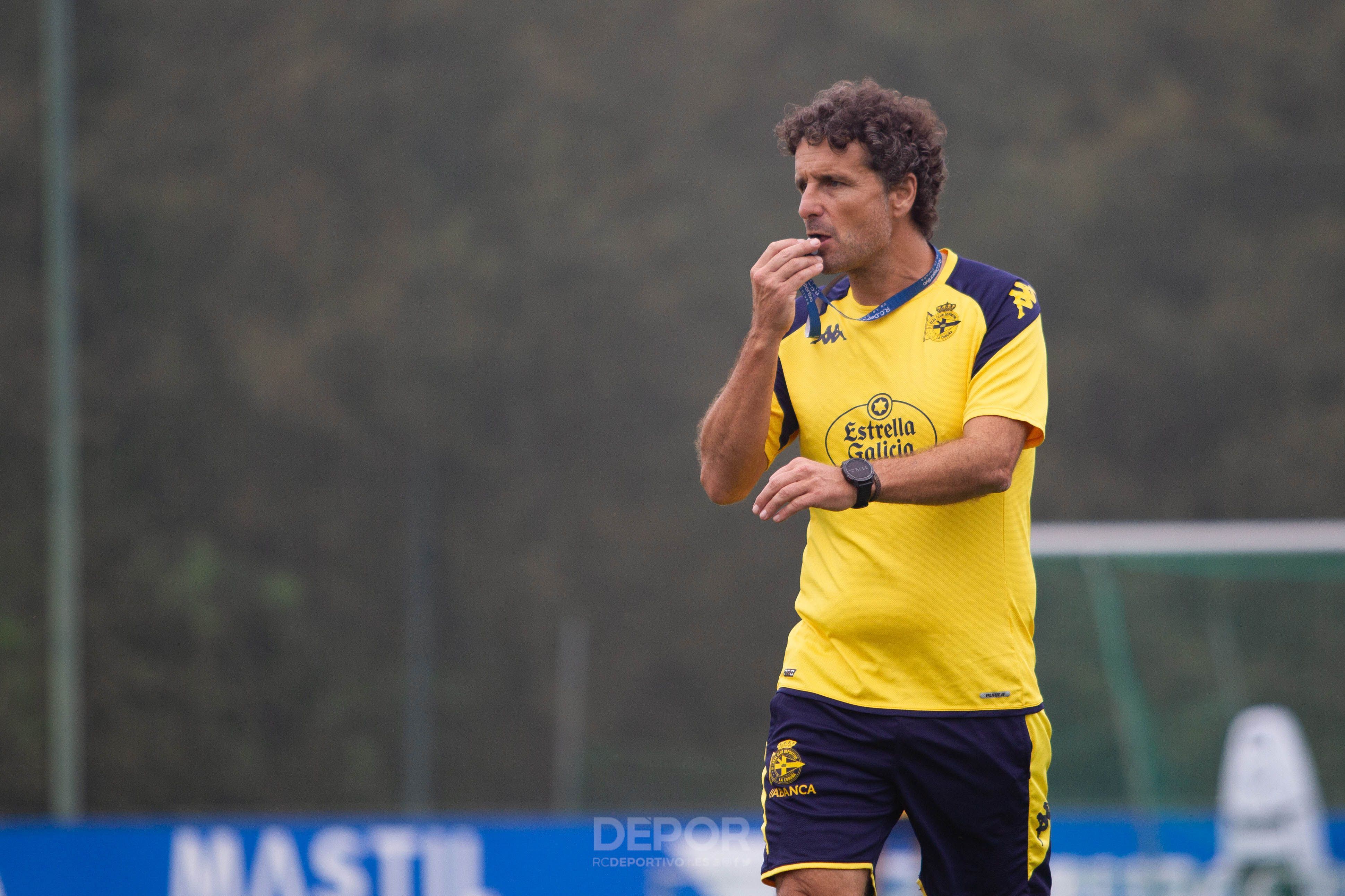 Idiakez dirige una sesión de entrenamiento.