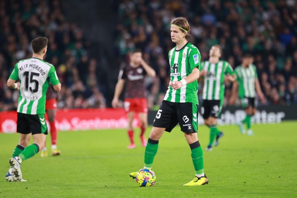 Félix Garreta con la pelota (foto: Kiko Hurtado).