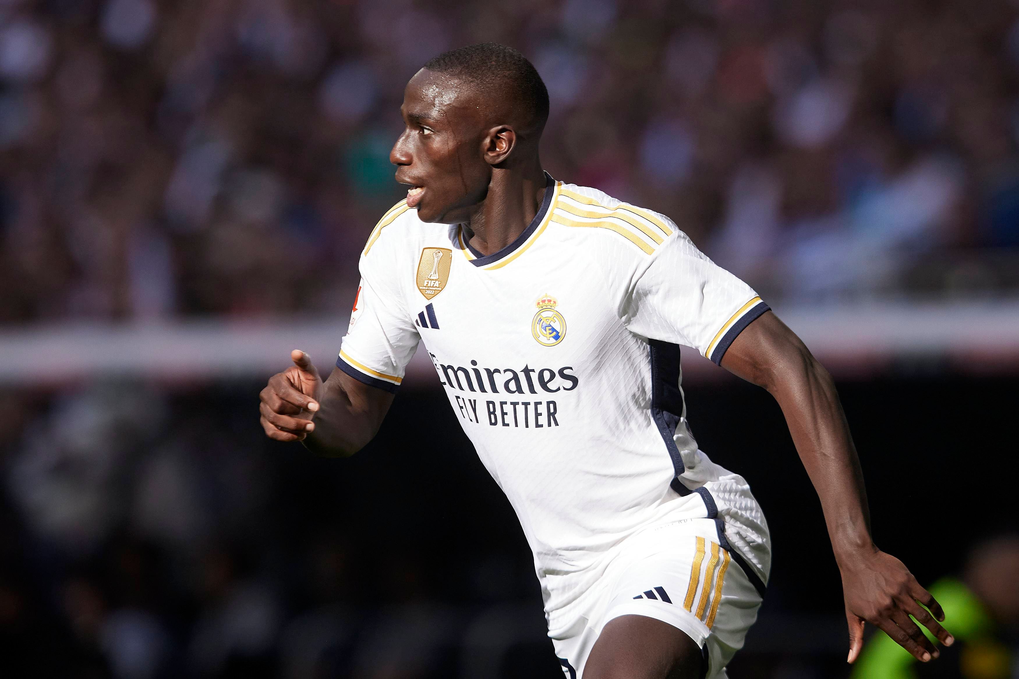  Ferland Mendy, antes del Real Madrid-Osasuna.