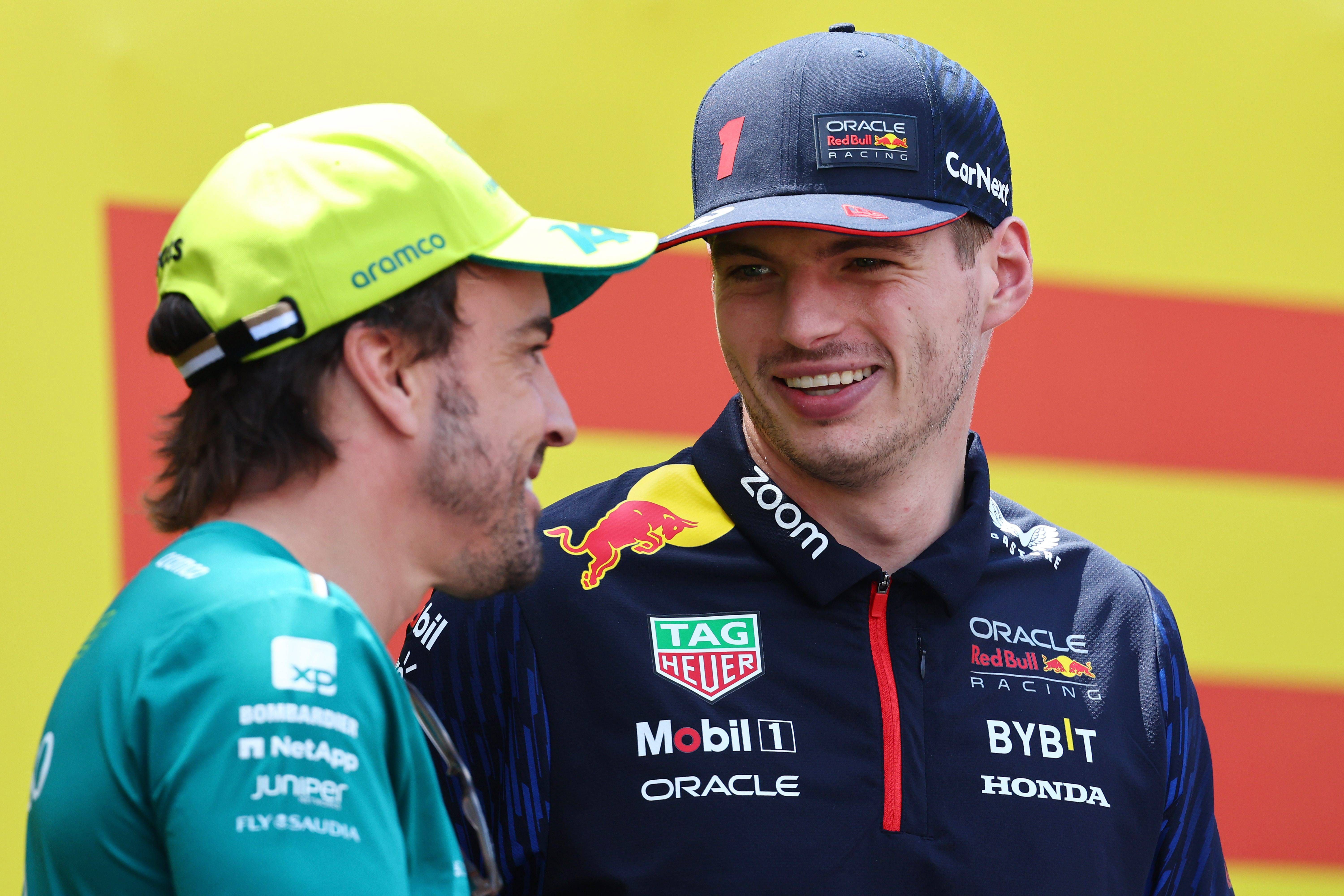  Fernando Alonso y Max Verstappen.