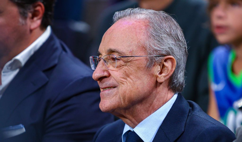 Florentino Pérez, en un partido del Real Madrid de baloncesto (Fuente: Cordon Press)