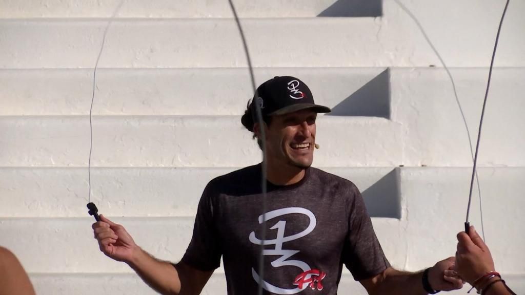  José Manuel Pinto salta a la comba.