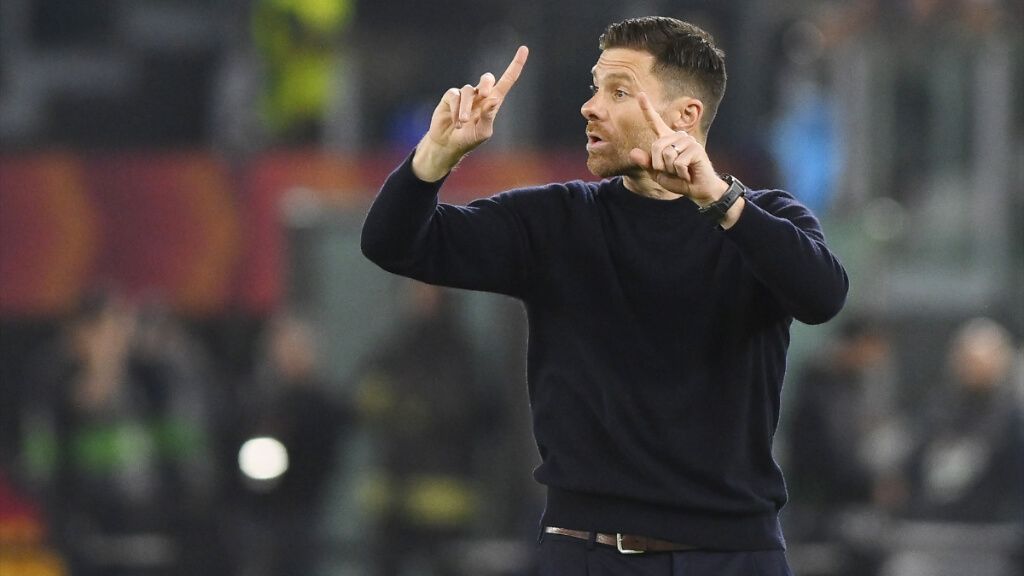  Xabi Alonso durante un partido del Bayer Leverkusen