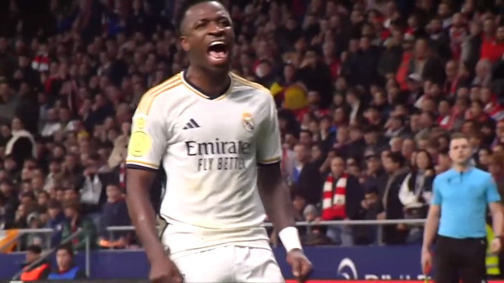 Los gestos de Vinicius durante el derbi.