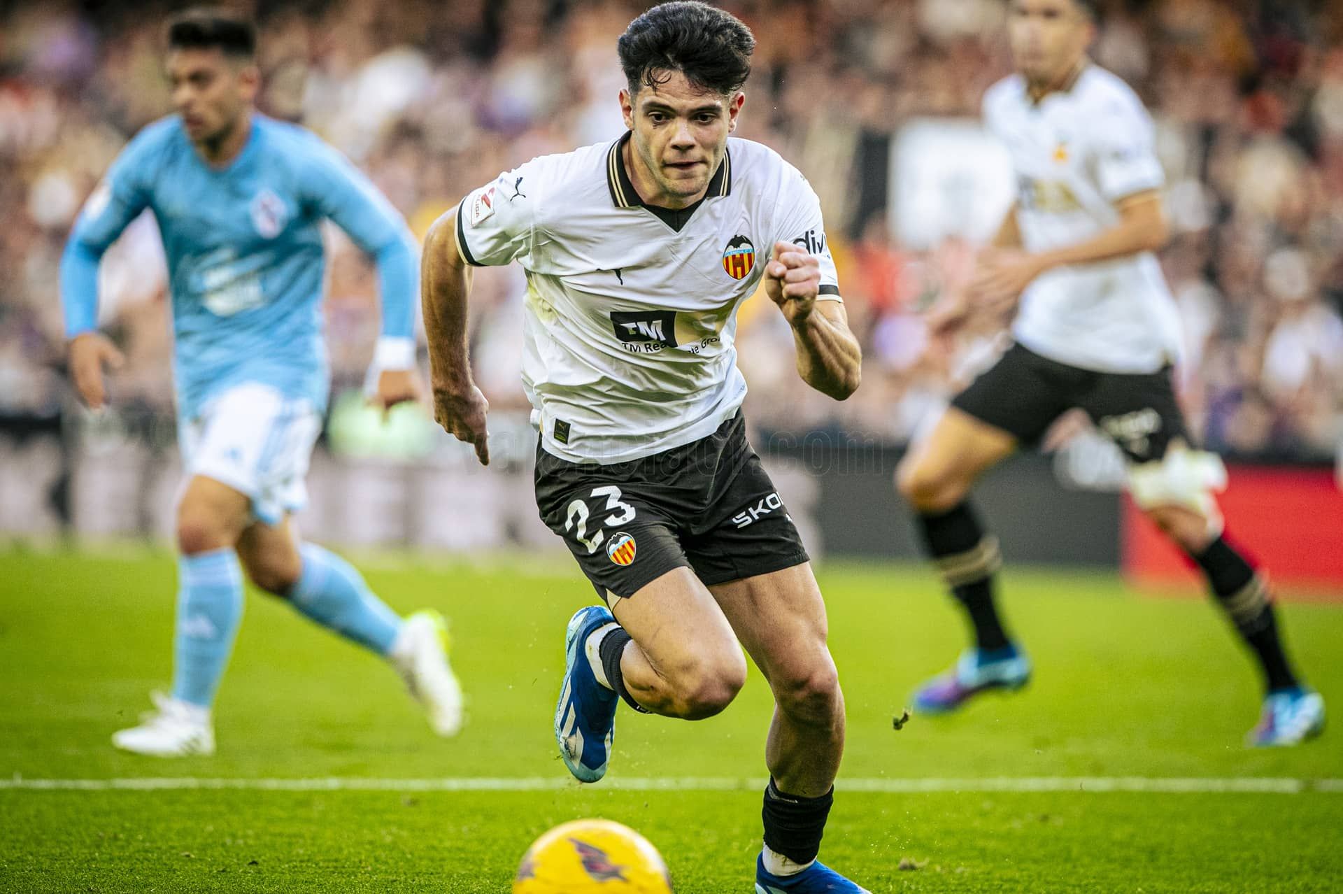  Fran Pérez, ante el Celta de Vigo.