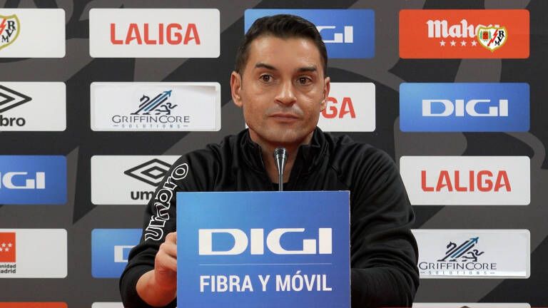  Francisco, en rueda de prensa tras un partido del Rayo Vallecano.