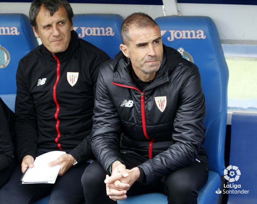 Gaizka Garitano y Patxi Ferreira siguen el juego del Athletic (Foto: LaLiga).