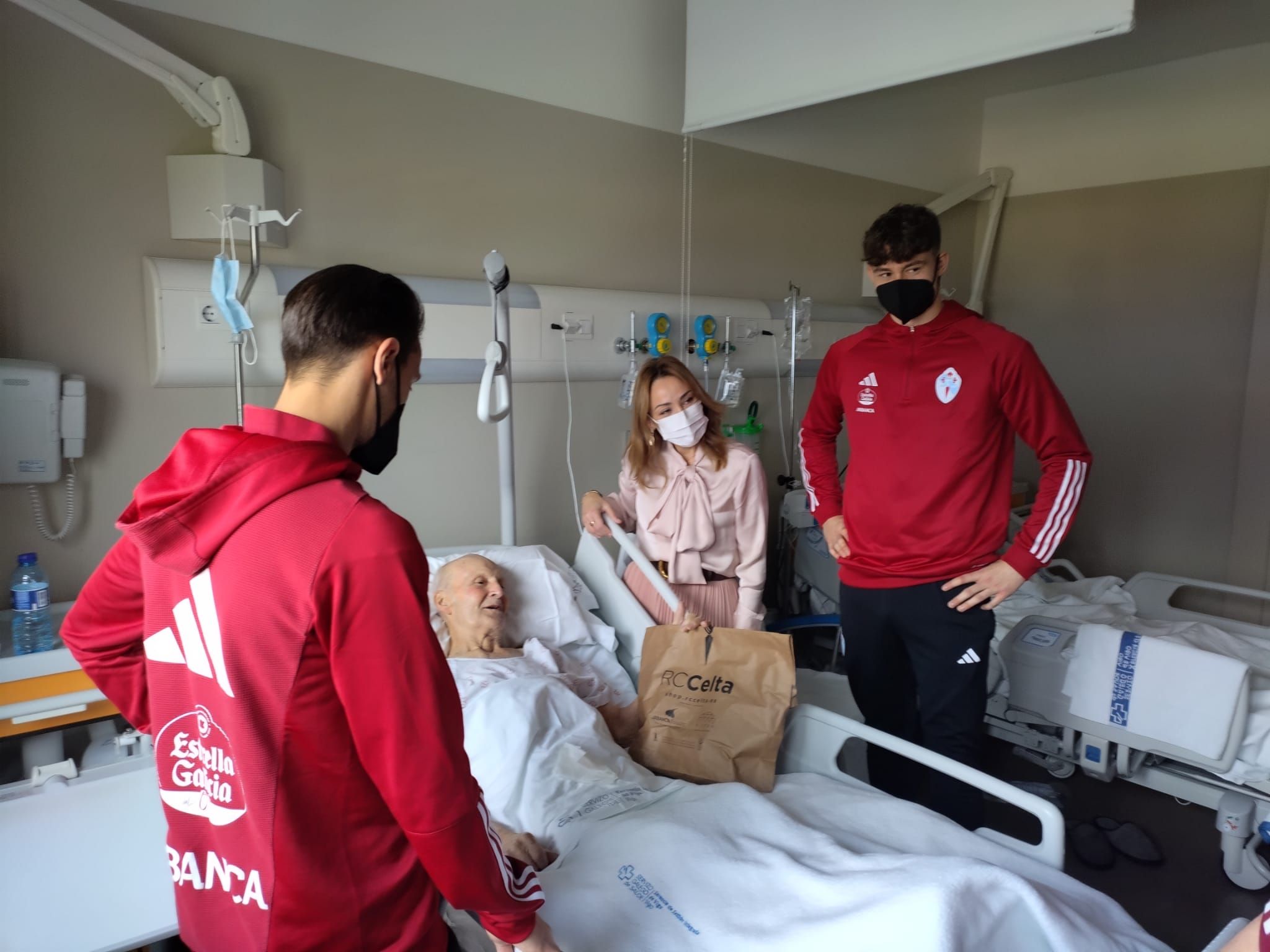  Marián Mouriño, Kevin y Larsen, con Julio.