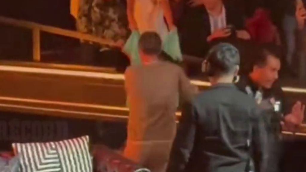  Gerard Piqué se cae por un agujero e la presentación de la Kings League Américas