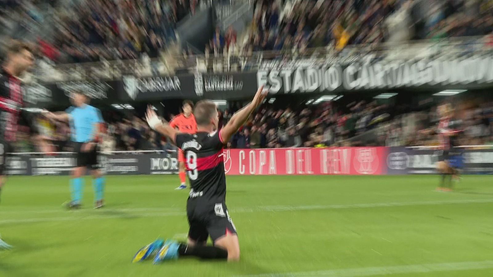 Alfredo Ortuño celebró 'a porta gayola' su gol al Valencia CF con recado a Jaume Doménech.