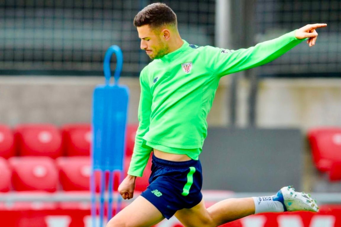 Chut de Gorka Guruzeta, entrenando con el equipo de Ernesto Valverde en Lezama.