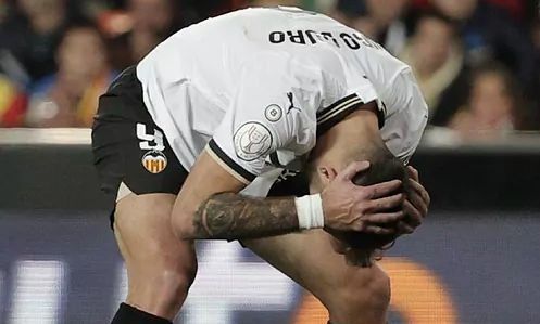  Hugo Duro se lamenta.