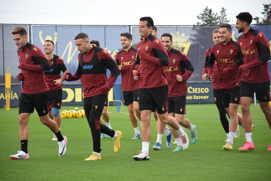  Entrenamiento del Cádiz en El Rosal.