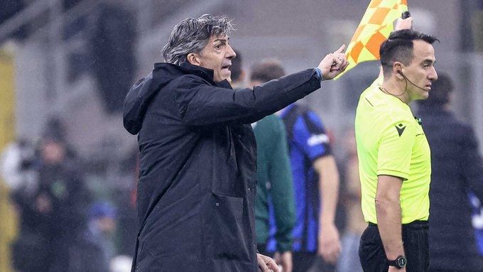  Imanol da instrucciones en el Giuseppe Meazza.