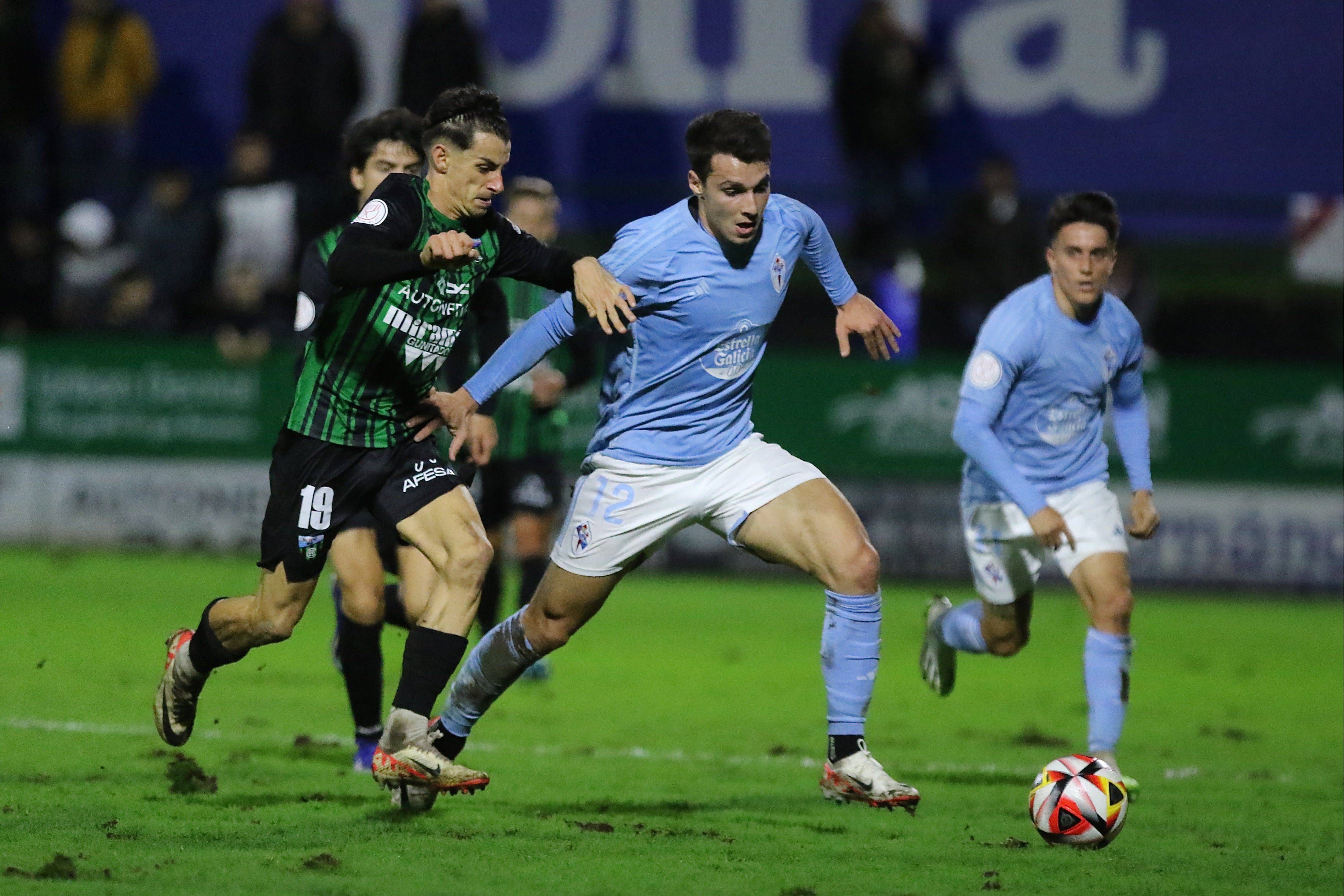  Douvikas en un lance del Sestao River - Celta.