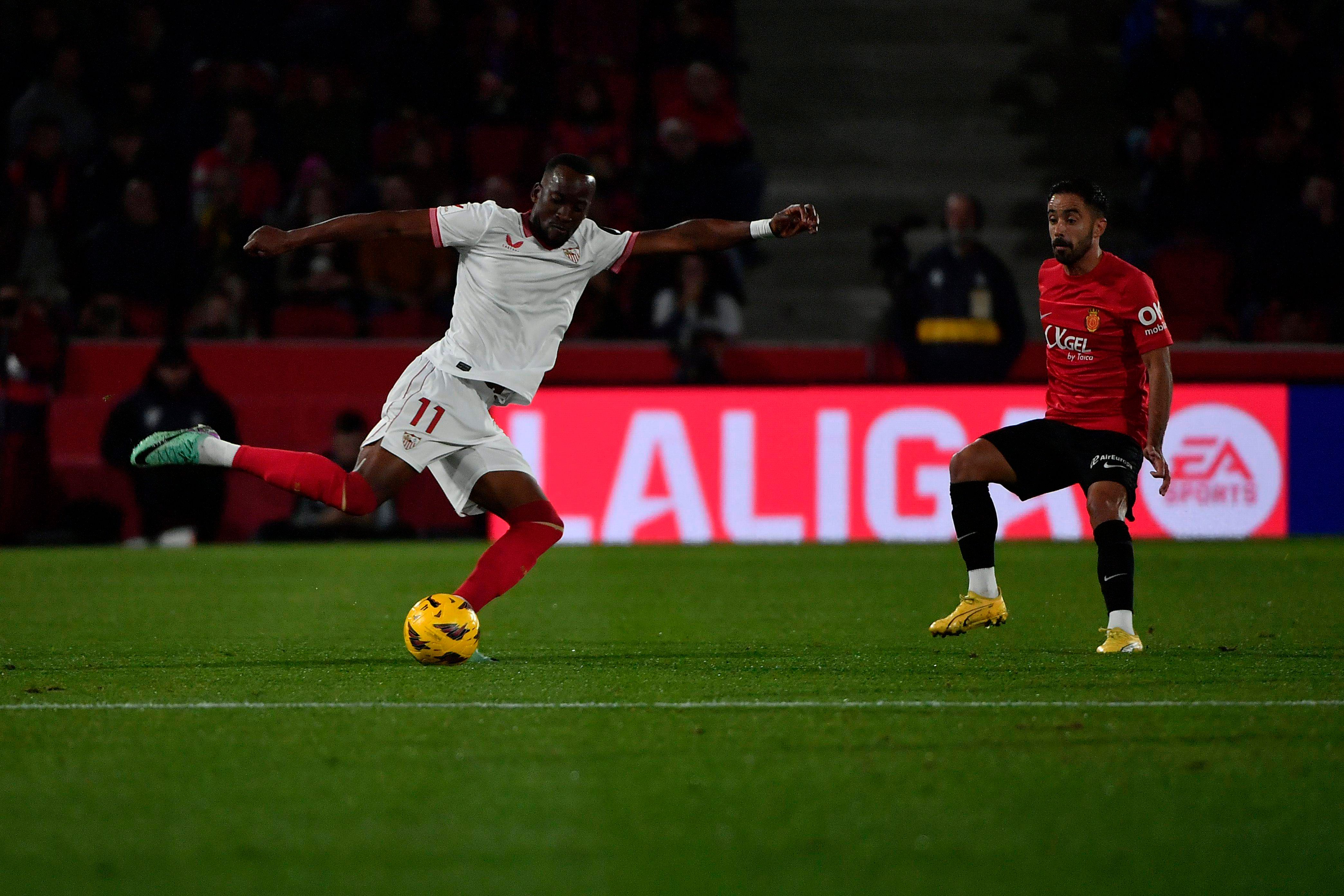  Lukebakio, ante el Mallorca.