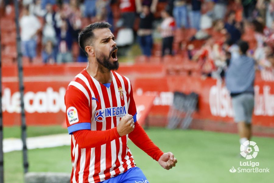  Pablo Insua celebra un gol con el Sporting de Gijón la pasada temporada.