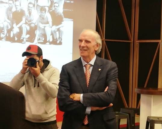  José Ángel Iribar durante el homenaje a los campeones de Copa de 1969.