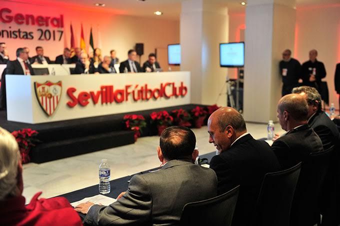 Del Nido y José Castro, en la Junta de 2017.