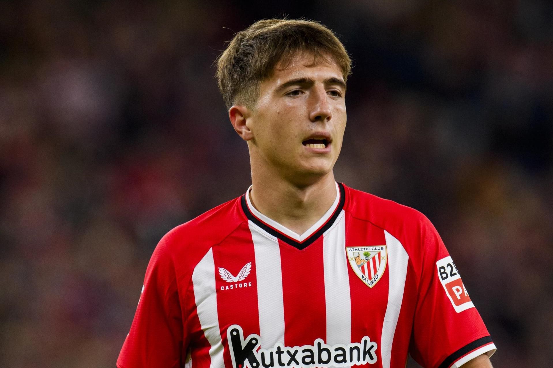 El bermeano Mikel Jauregizar, ante el Atlético en San Mamés, puede volver a entrar en la convocatoria ante la UD Las Palmas.