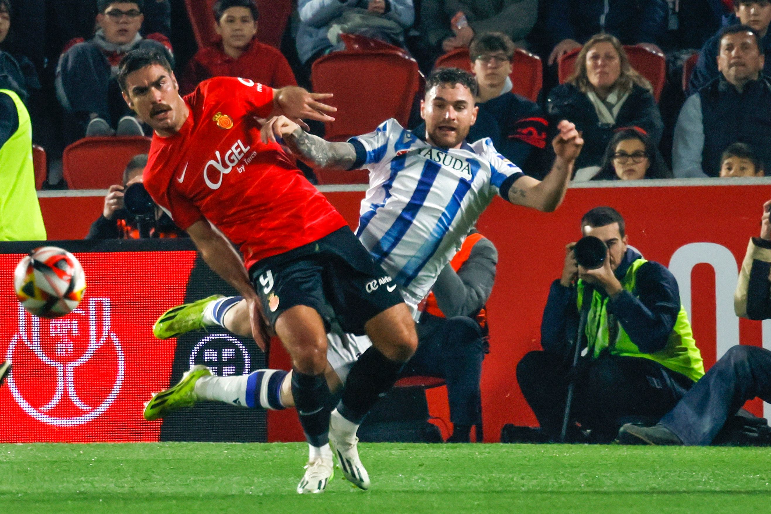 Javi Galán, durante el Mallorca - Real Sociedad de Copa (Foto: EFE).