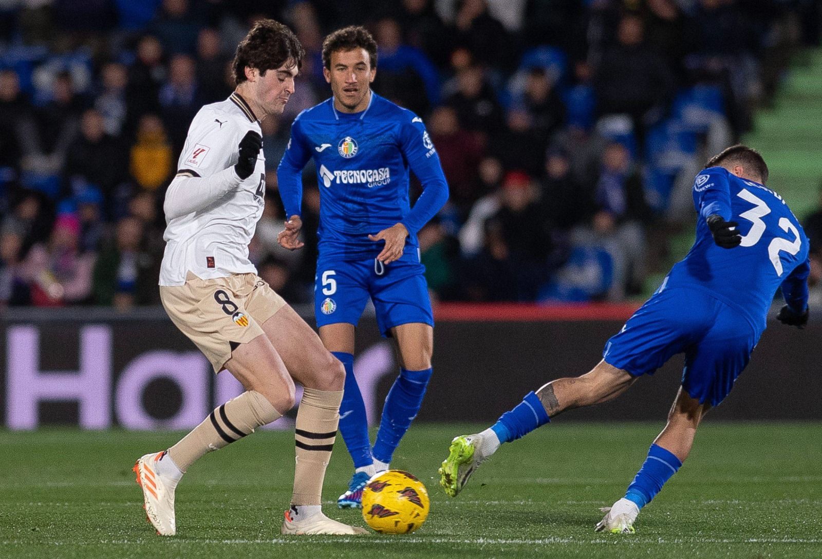  Javi Guerra, ante el Getafe CF.