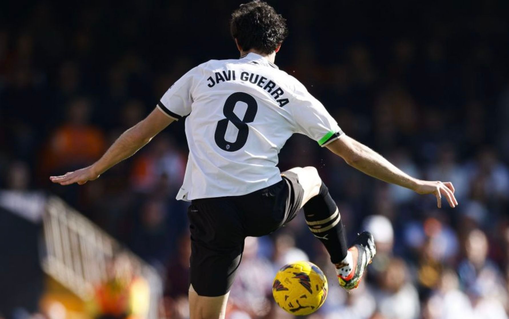  Javi Guerra, ante la UD Almería.