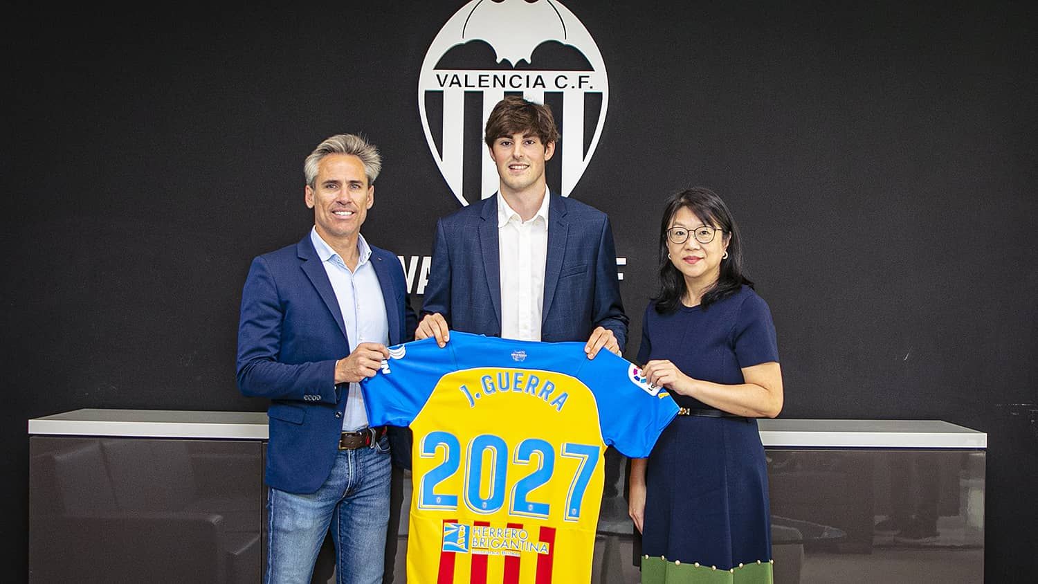 Javi Guerra firma hasta 2027