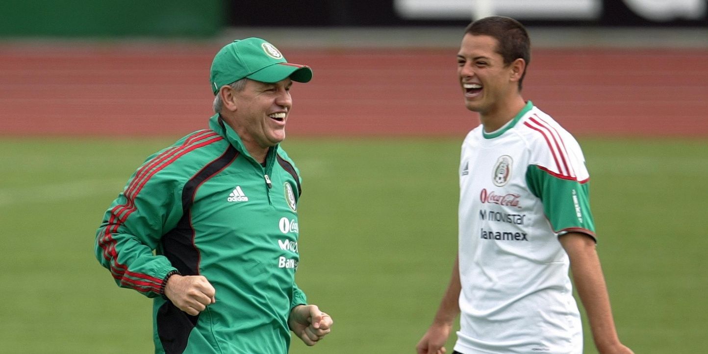 Javier Aguirre y Chicharito, en su etapa en México.