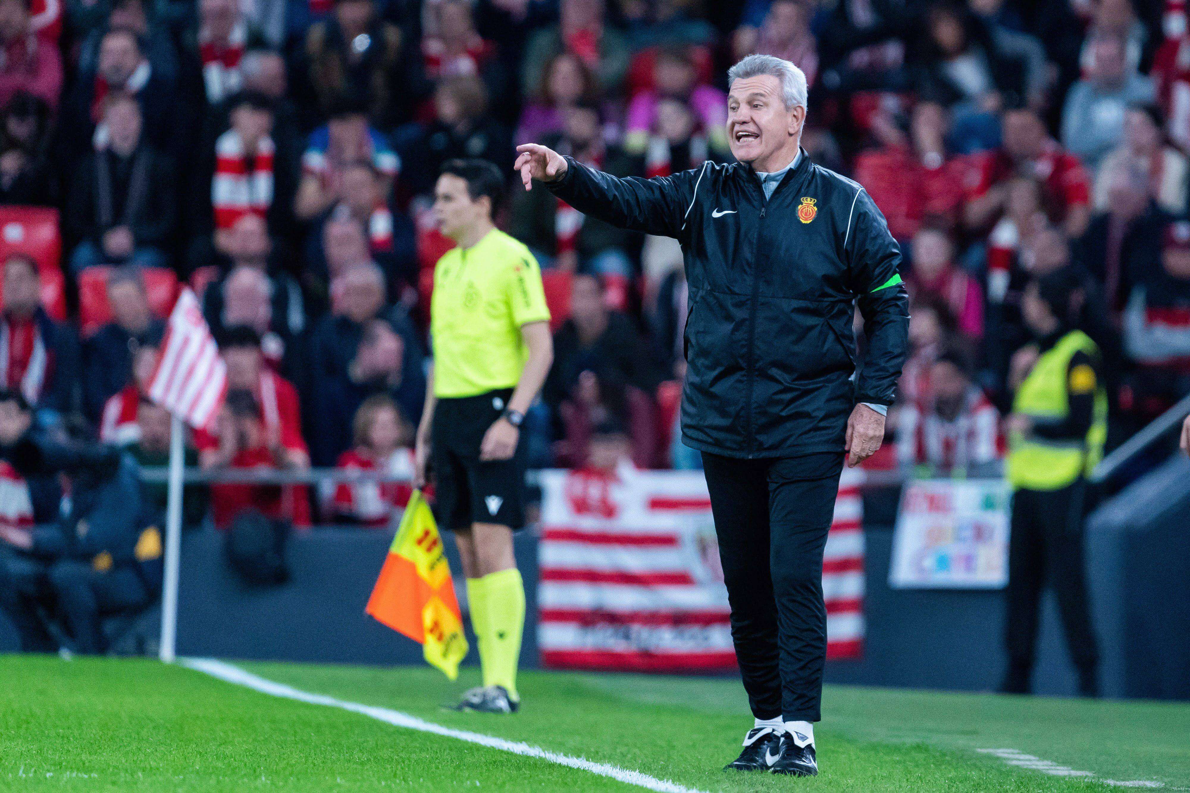  Javier Aguirre en San Mamés en un Athletic - Mallorca