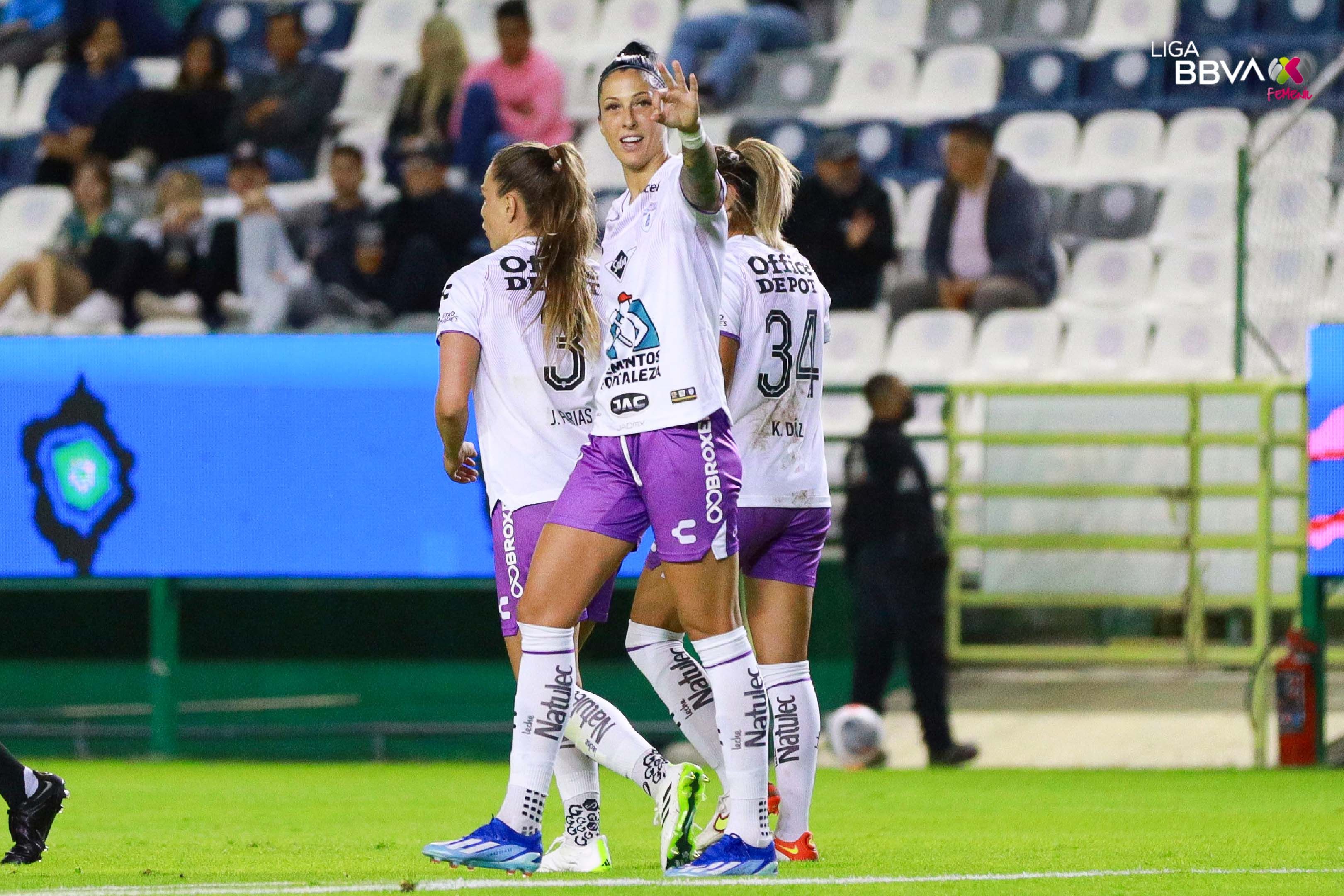  Jenni Hermoso, la 10 del Pachuca Femenil de la Liga MX Femenil de México.
