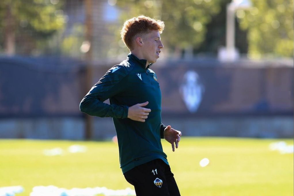  Jeremy de León, en un entrenamiento con el Castellón.
