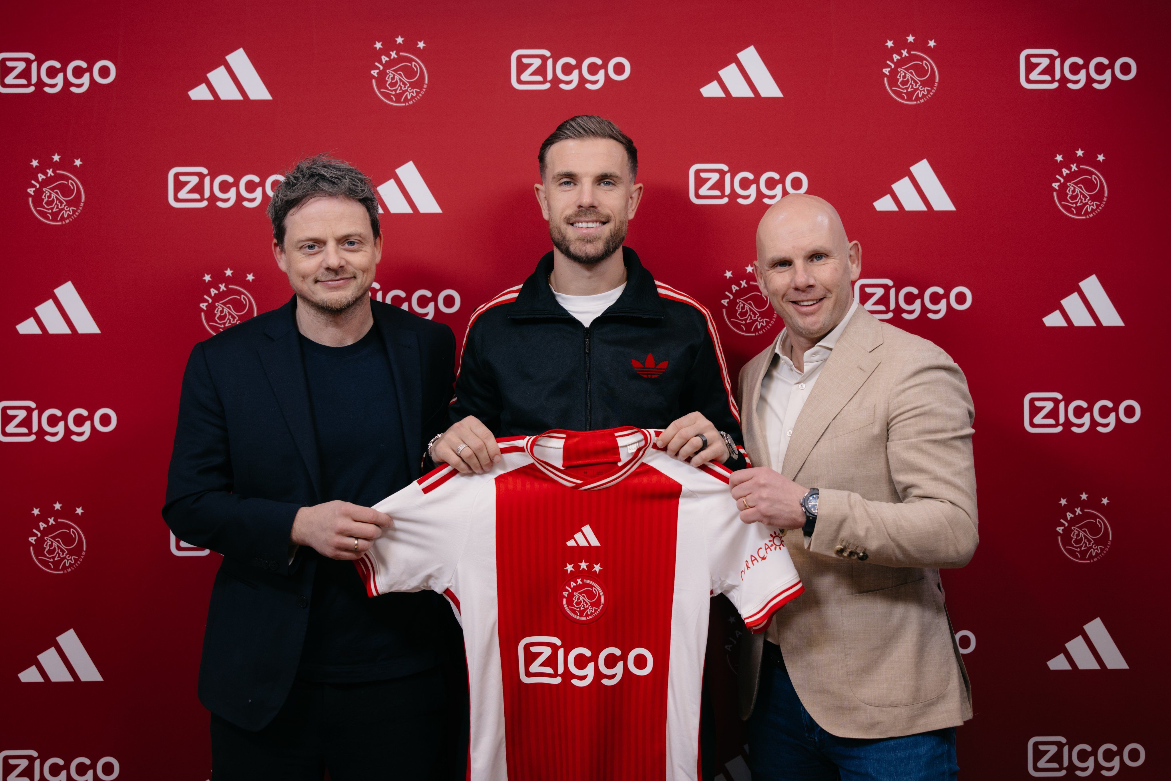  Jordan Henderson, en su presentación con el Ajax.