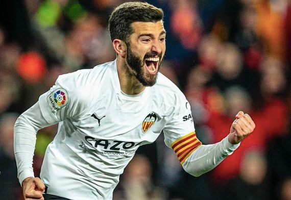  José Gayà celebra su gol al Almería.