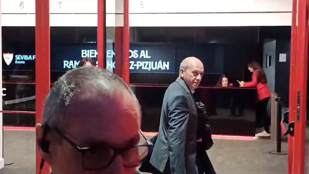 José María del Nido Benavente, entrando en el Sánchez-Pizjuán antes del partido contra el Villarreal