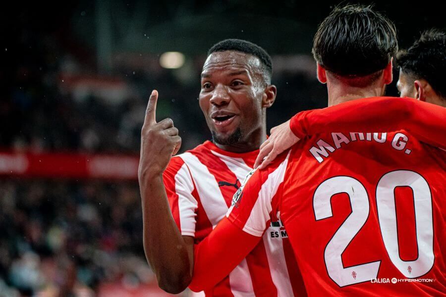  Juan Otero sonríe tras marcar al Albacete.