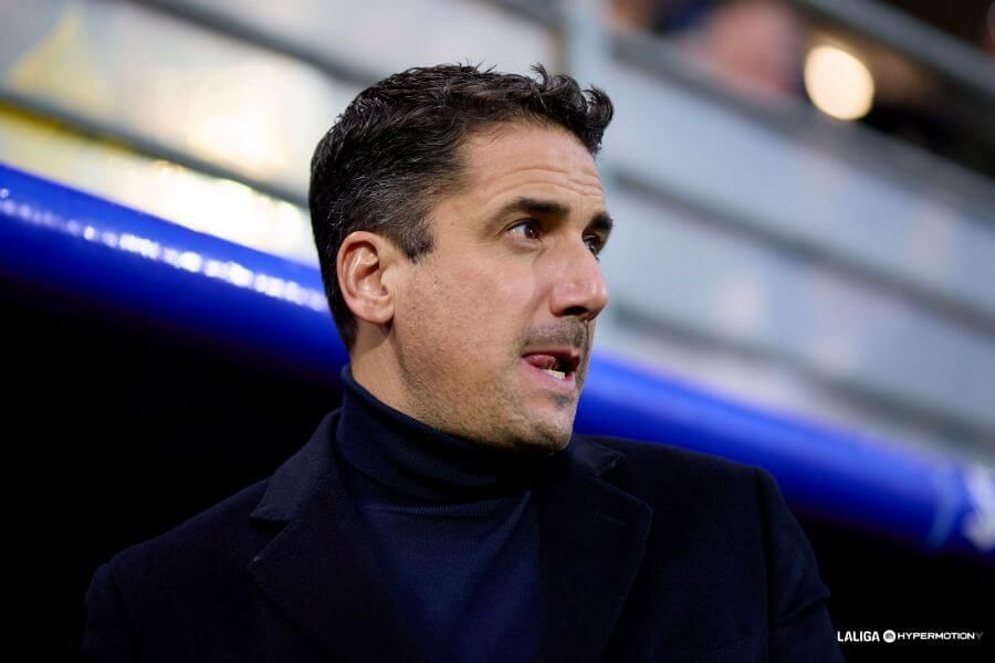  Julio Velázquez ante la SD Eibar en Ipurúa