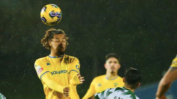 Koba Koindredi, ante el Moreirense.