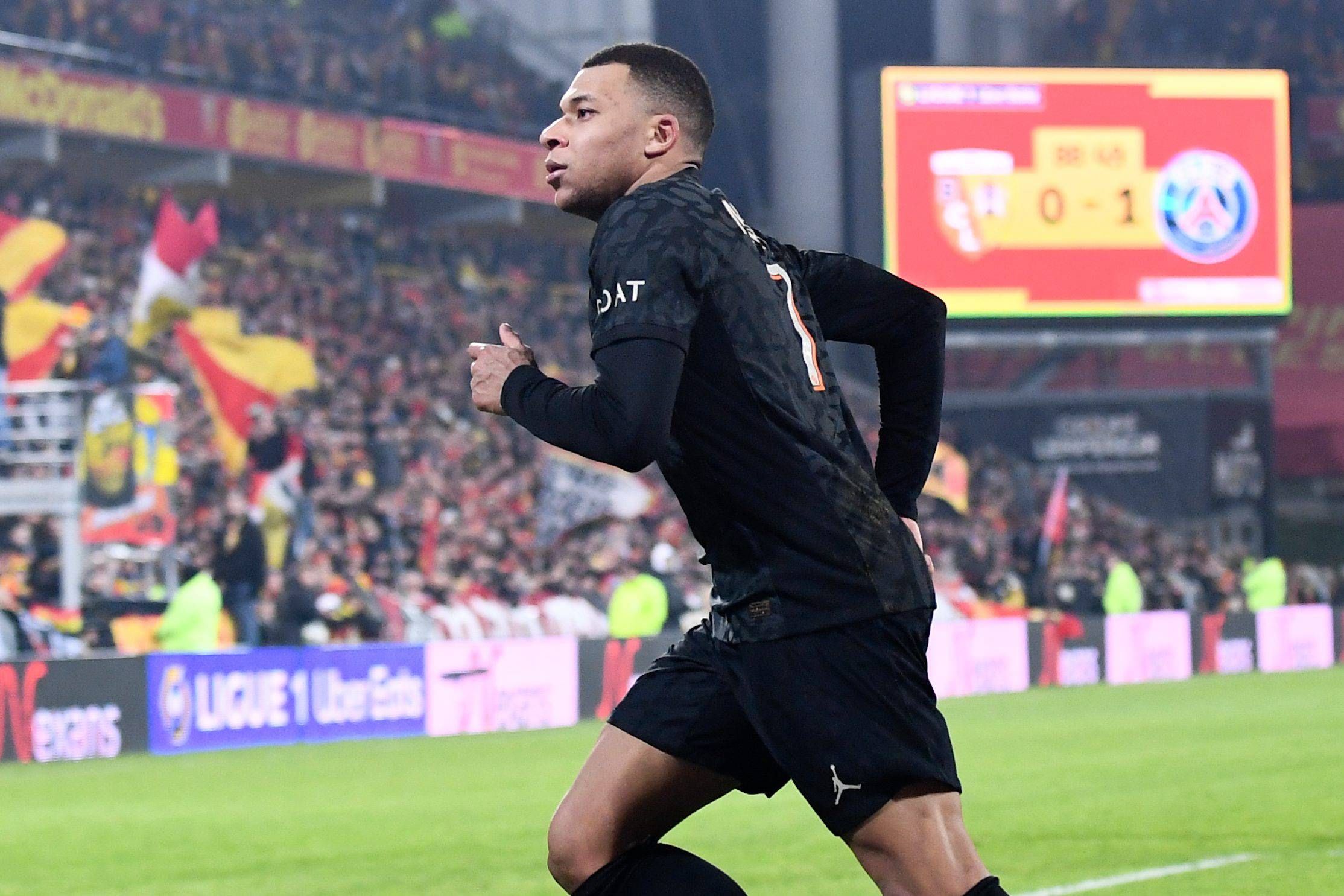 Kylian Mbappé celebra un gol con el PSG (Cordon Press)