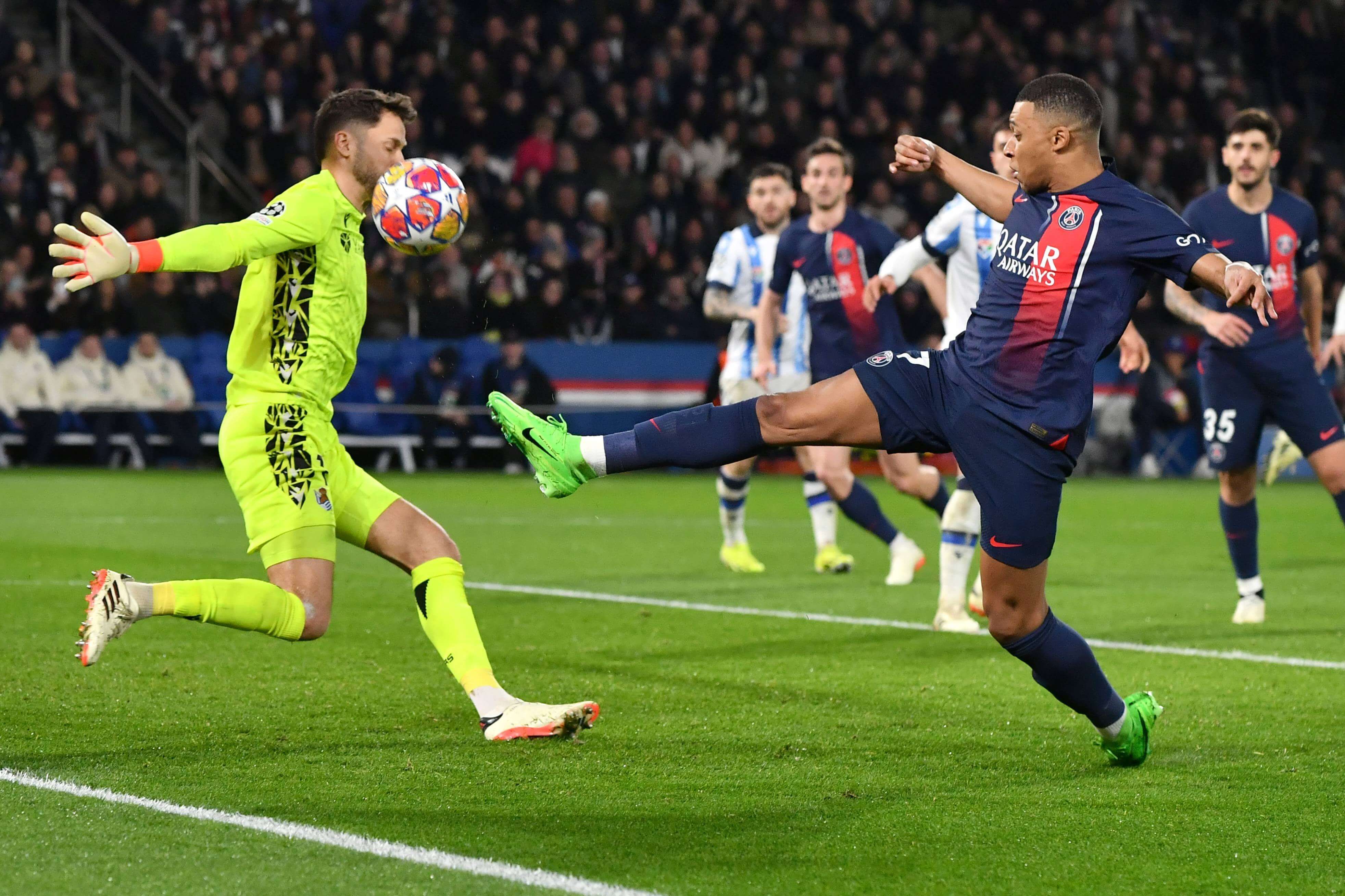  Kylian Mbappé en el momento de su gol ante la Real Sociedad