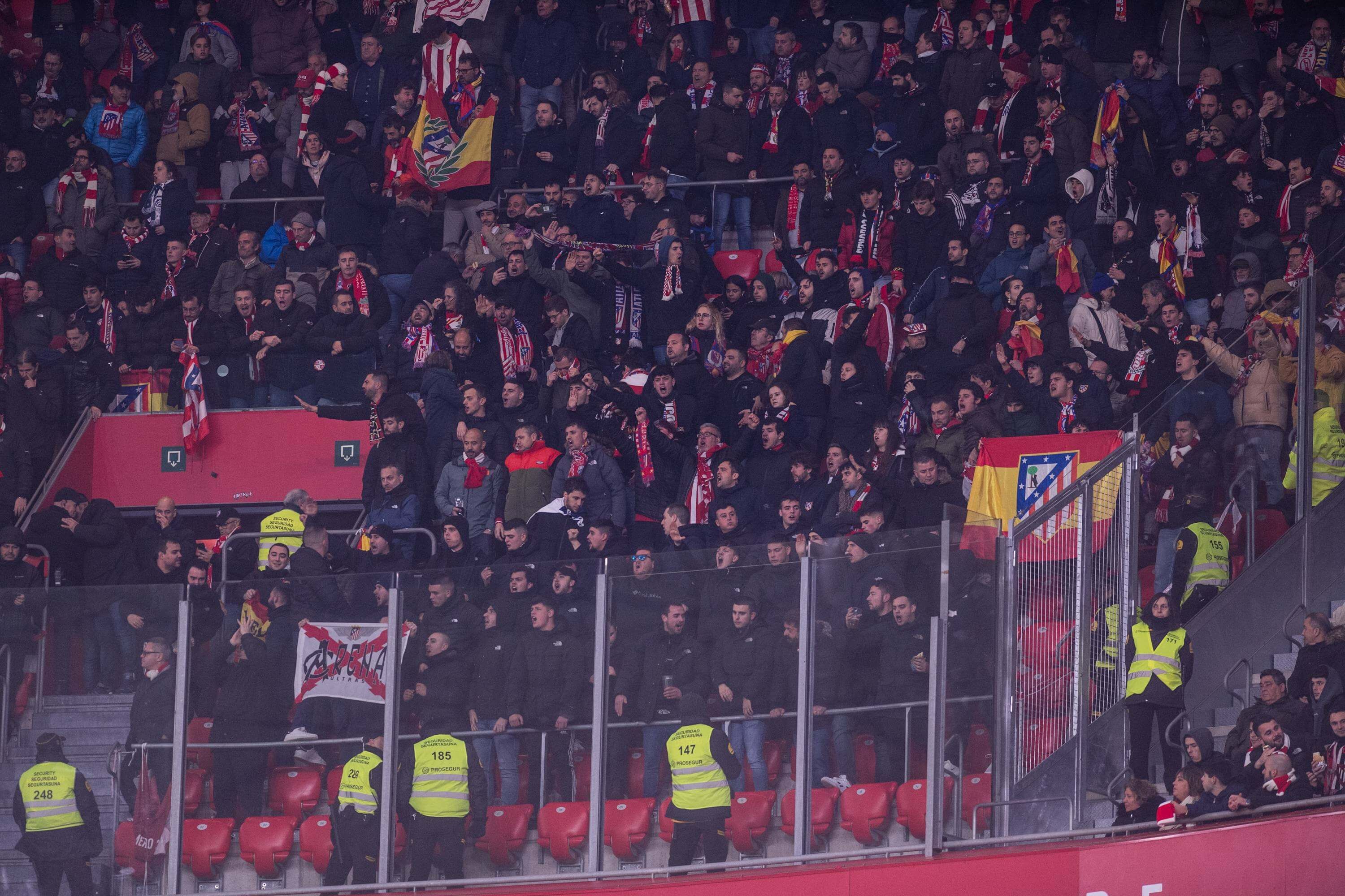  La afición del Atlético de Madrid en San Mamés.