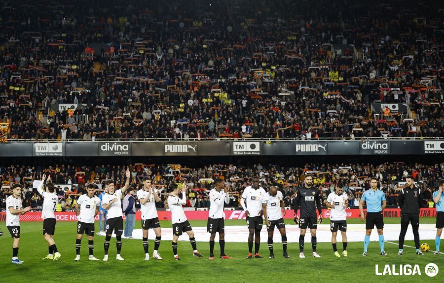 La afición del Valencia CF, ante el Sevilla FC.