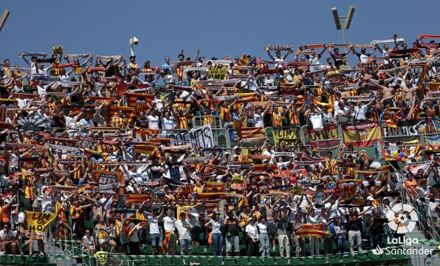  La afición del Valencia CF, en el Martínez Valero.