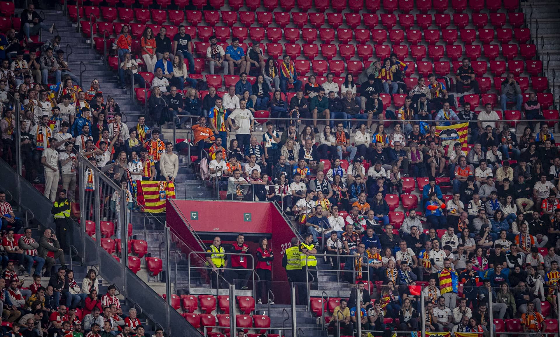 La afición valencianista, en el Athletic Club - Valencia CF (Foto: VCF).