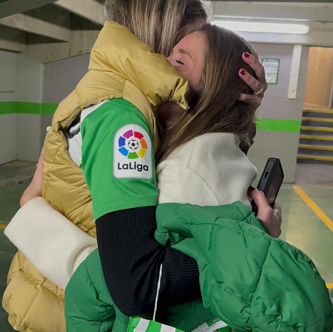 La emoción de la mujer de Guardado