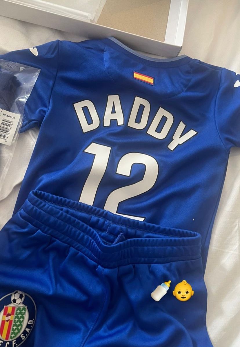  La equipación del hijo de Mason Greenwood (Redes sociales)