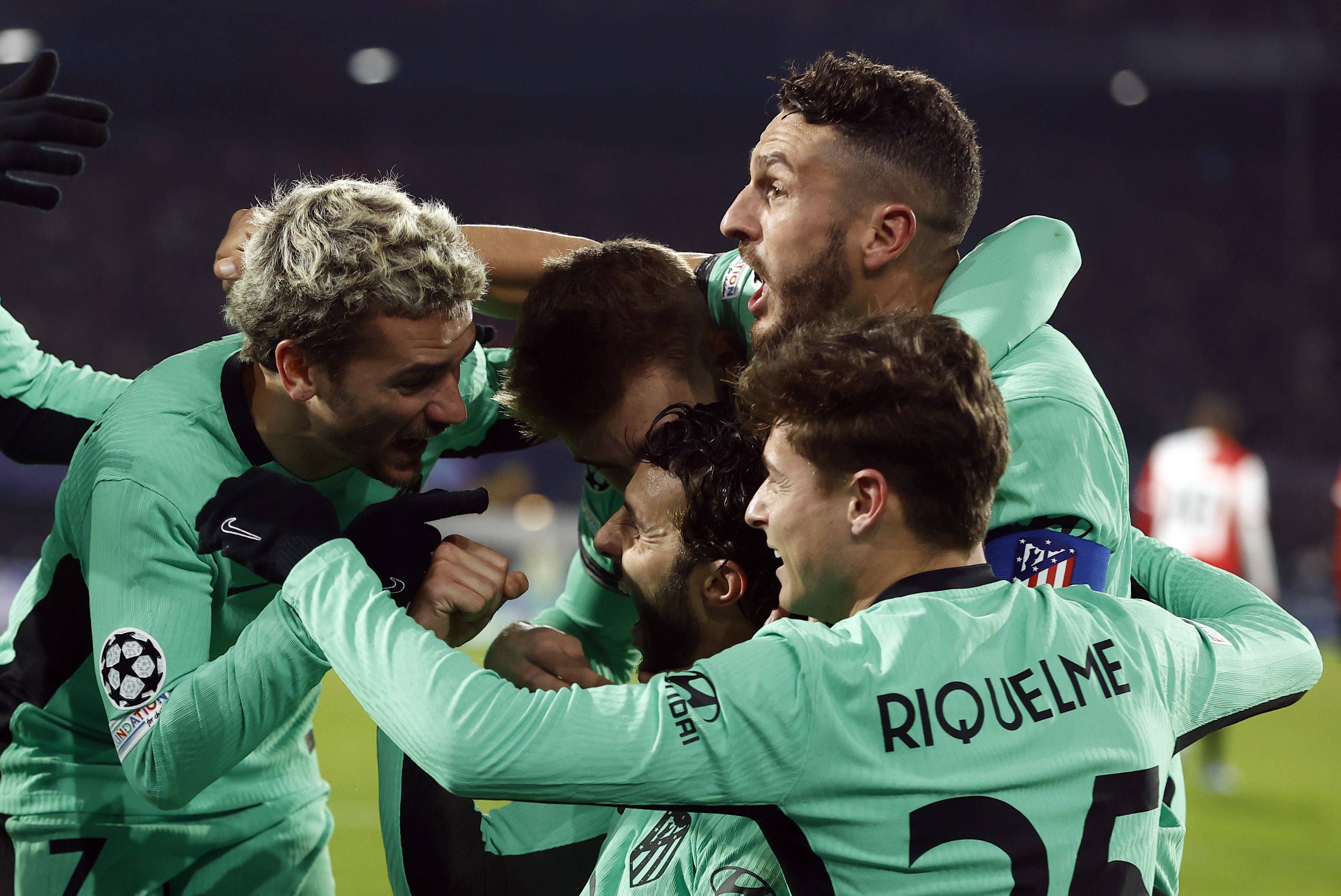 La plantilla del Atlético de Madrid celebrando un gol en Champions.