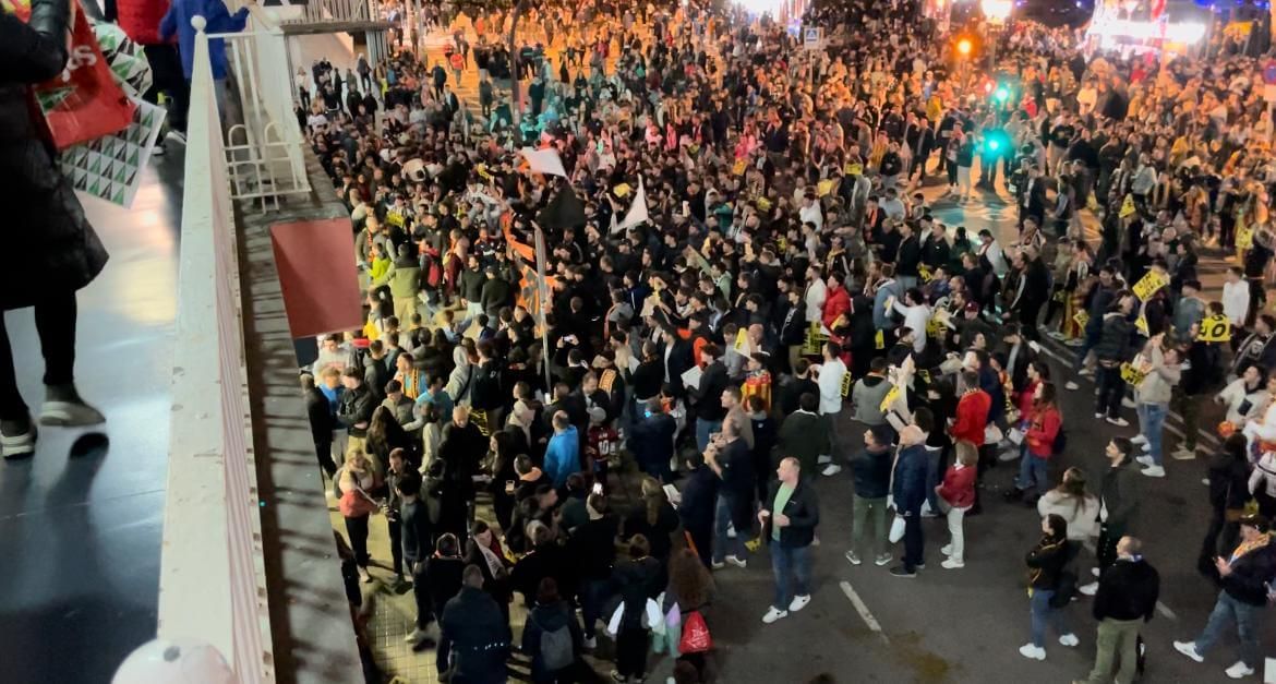  El Peter Vete ya se escuchó antes del partido también